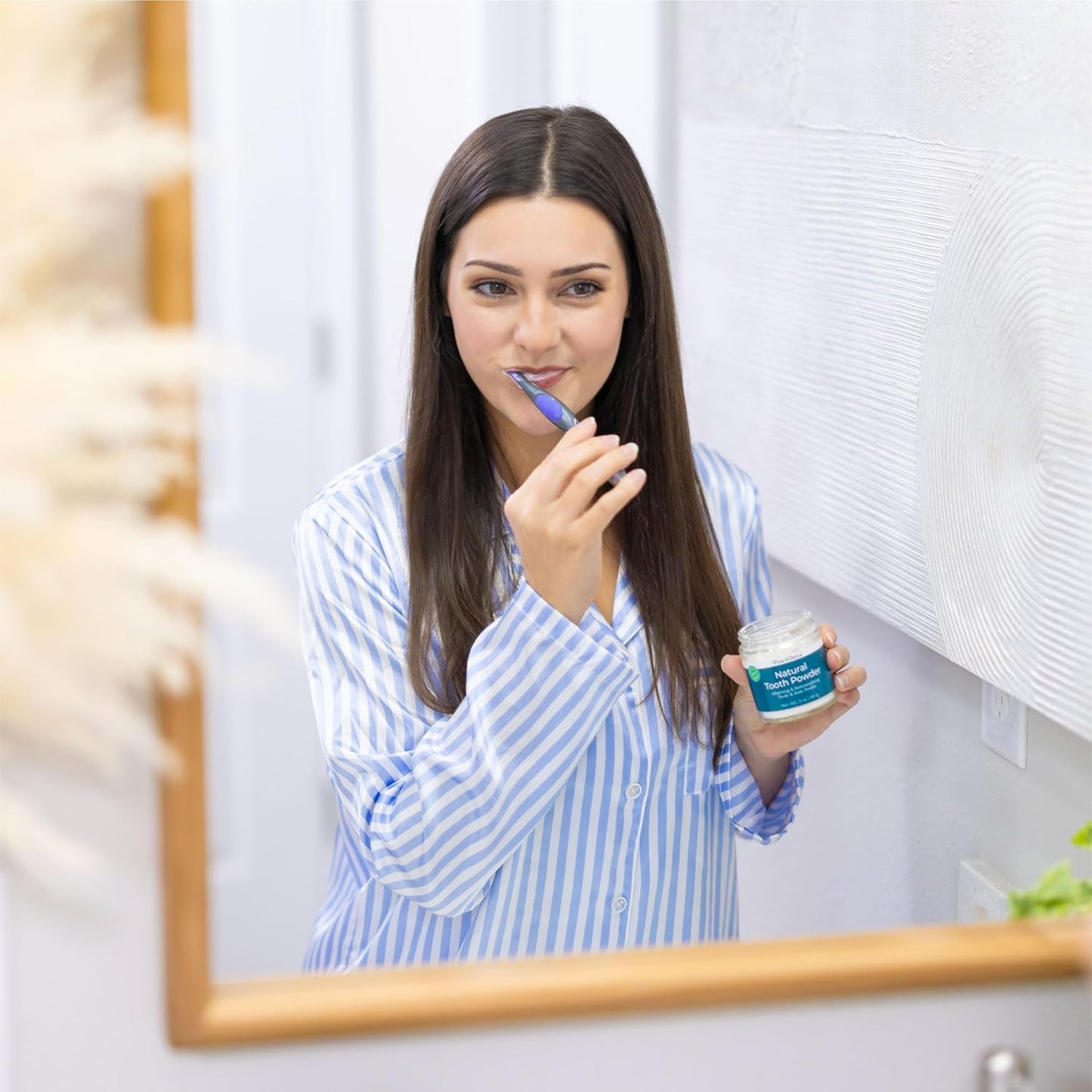 Viva Doria Natural Tooth Powder – Remineralizing, Natural Teeth Whitening & Breath Freshener, Refreshing Mint, 3 oz Glass Jar